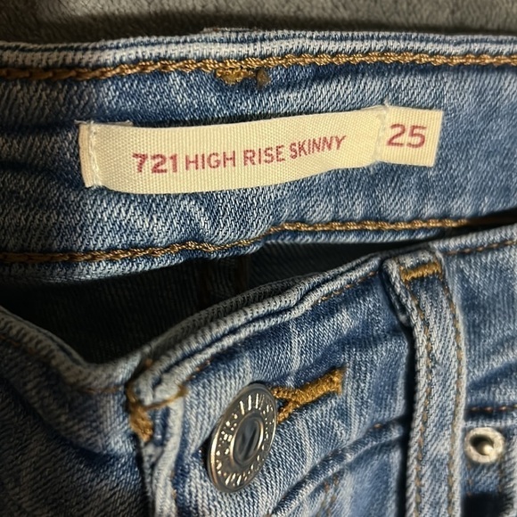 Levi’s Women’s Jeans - Picture 4 of 4